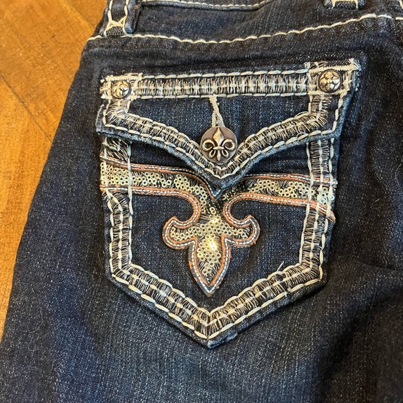 ROCK REVIVAL ROUX Crops, low rise, boot cut, gray sequined pockets. EUC. - Picture 6 of 11